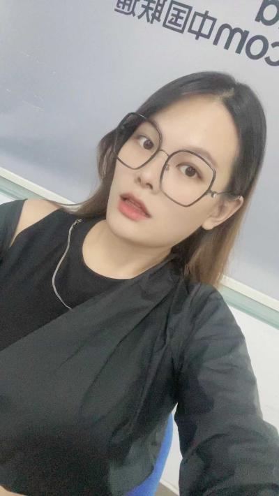 戴眼镜的御姐