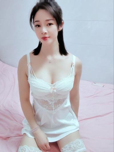 白云前凸后翘性感微微