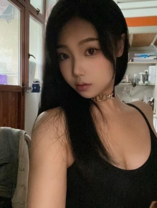 天河嫩妹初次下海-伈儿