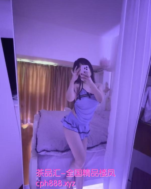 翘臀大奶小艾米