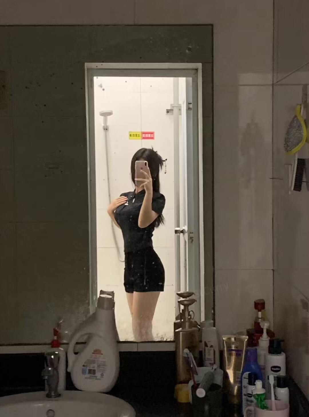 23岁贝儿 粉嫩下海，出水芙蓉，让你留恋忘返