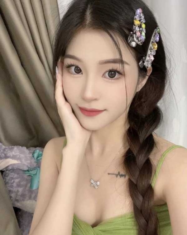 南海天然美白女生服务-月月