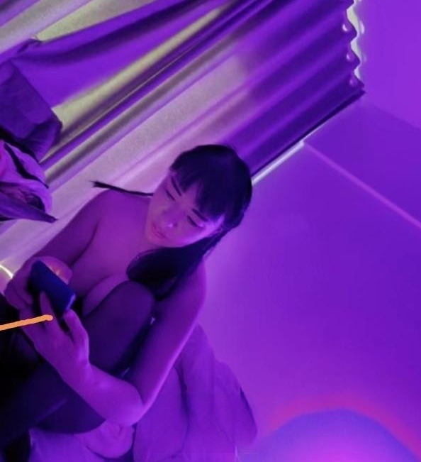 大奶子露露姐