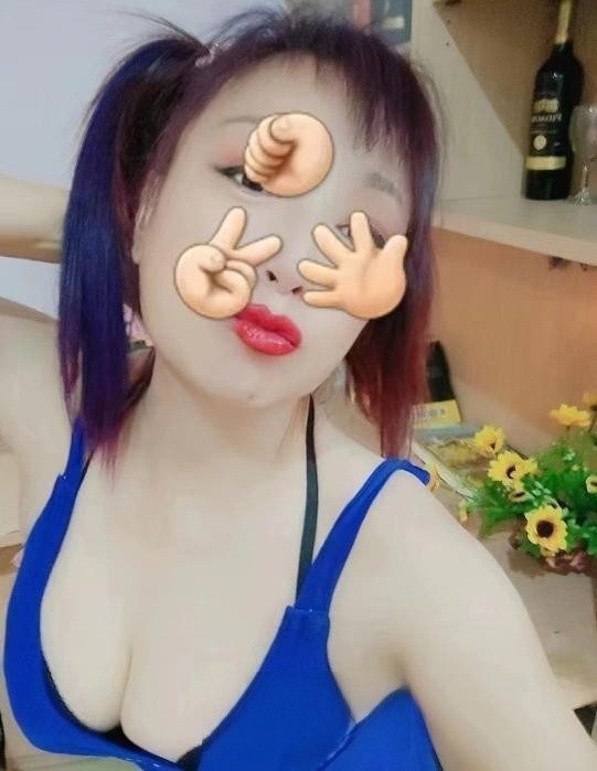 长腿肤白熟女姐姐