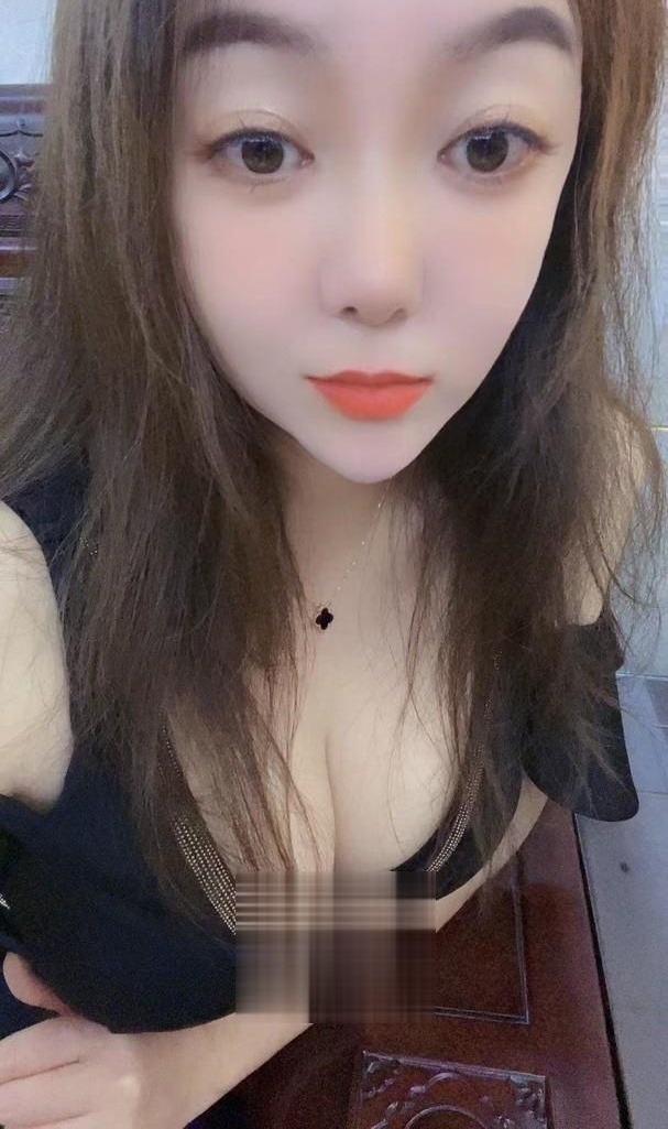 双马尾妹妹很敏感